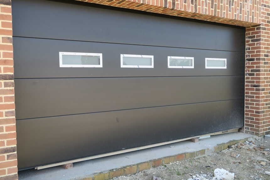 portes sectionnelles hublots gamme alunox